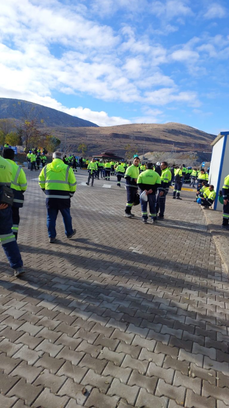 Erzincan Iliç  Anagold Altın Madeni işçileri grevde